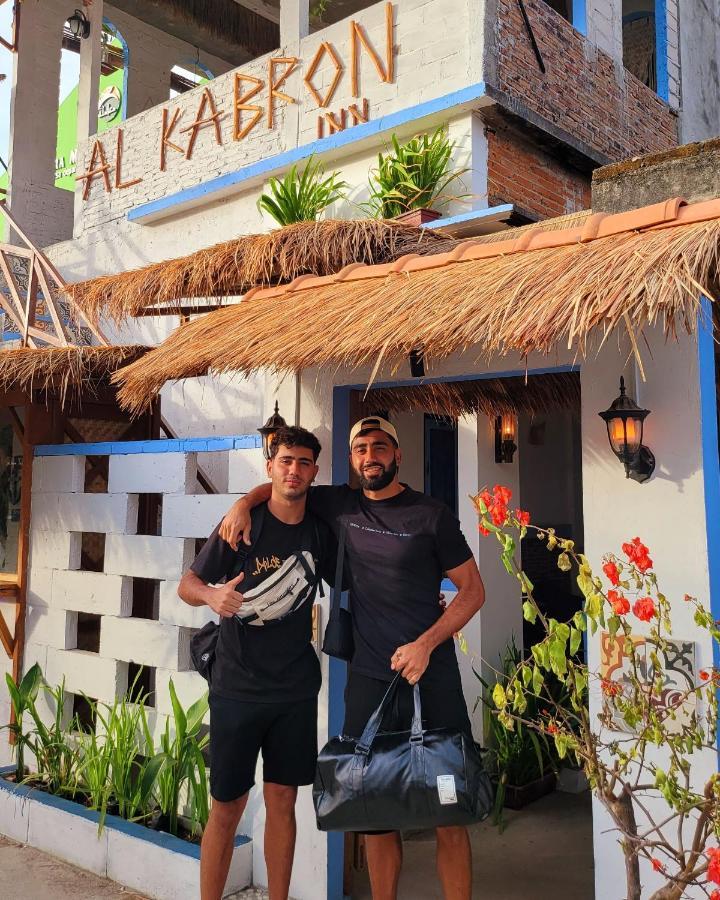 Al Kabron Inn カリムンジャワ エクステリア 写真