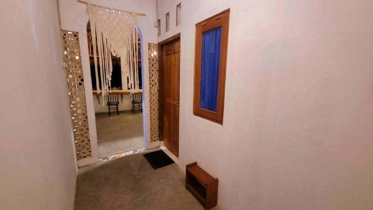 Al Kabron Inn カリムンジャワ エクステリア 写真